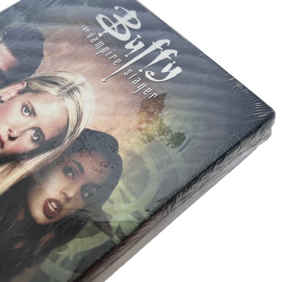 Buffy the vampire slayer 3rd season DVD set - Picture 2 of 3